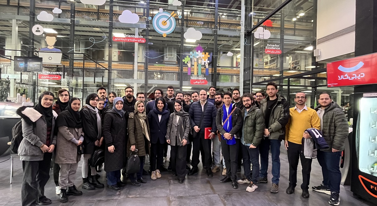 بازدید دانشجویان دانشکده مهندسی عمران و محیط زیست از مرکز پردازش کالای دیجی کالا