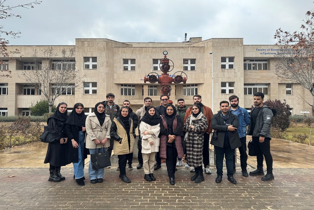 بازدید انجمن علمی دانشجویی مهندسی نفت از پژوهشگاه صنعت نفت ایران 