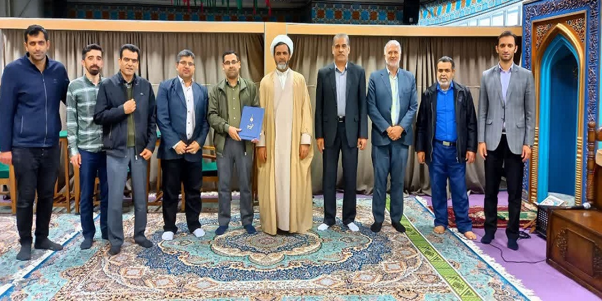 مراسم تقدیر از مسئول دانشجویی هیات محبین اهل بیت(ع) پردیس کشاورزی برگزار شد